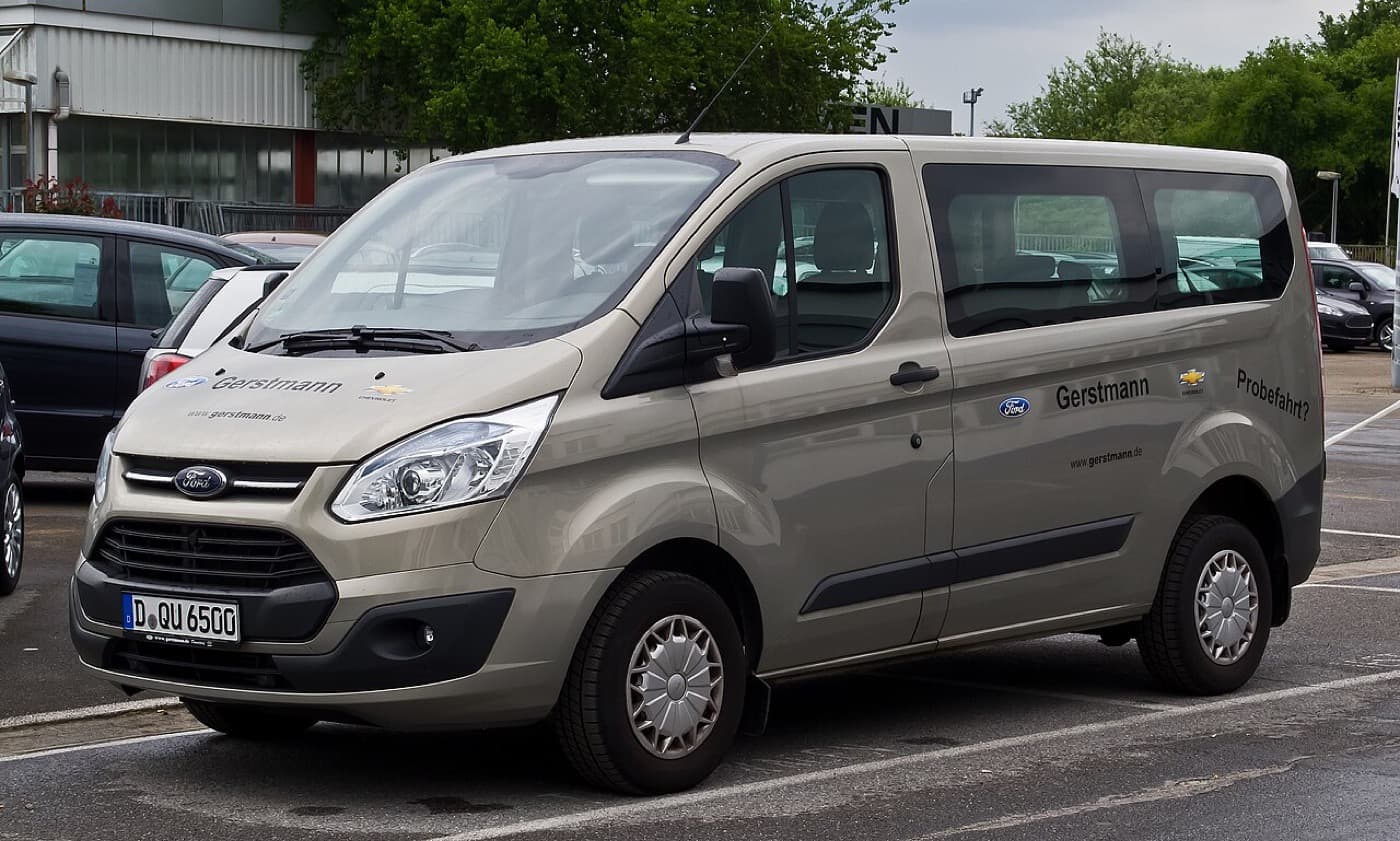Ford Transit photo 1