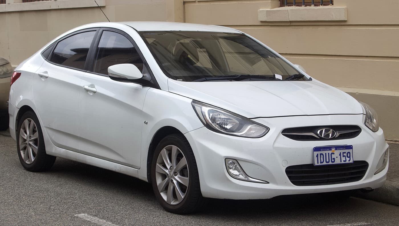 Hyundai Accent photo 1