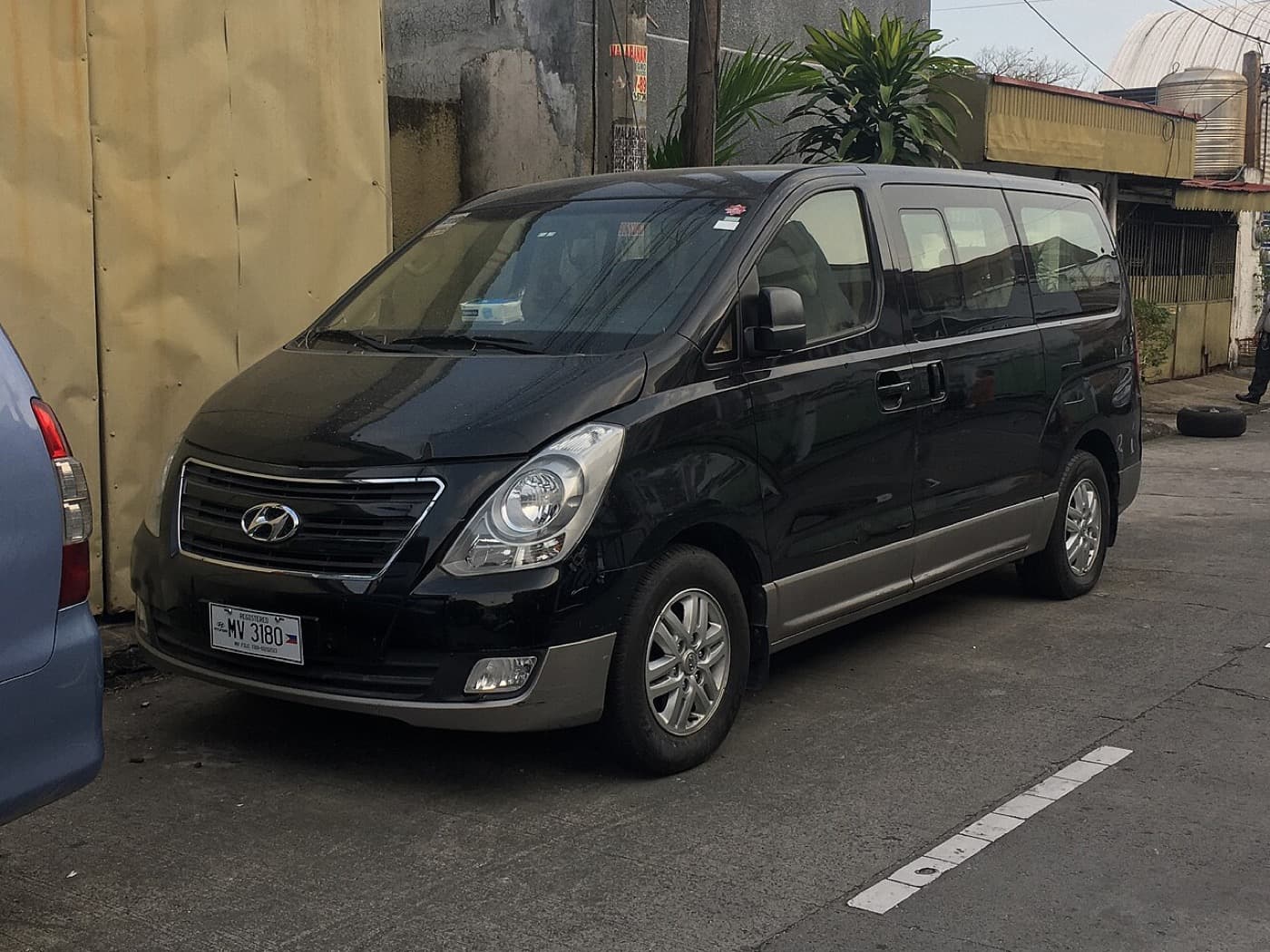 Hyundai H-1 photo 1
